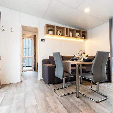 Franz Josefs Tinyhaeuser Nyaraló *