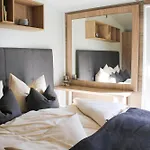 Holiday home Franz Josefs Tinyhaeuser